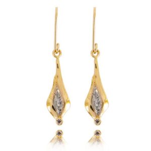 Klasyczne kolczyki ze złota z dekoracyjnym kamieniem.