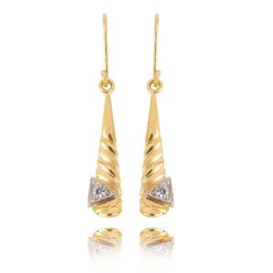 Kobieca biżuteria podkreślająca naturalny blask kamieni.