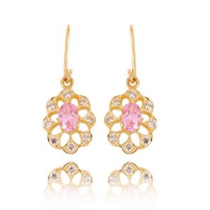 Kobieca biżuteria podkreślająca naturalny blask kamieni.