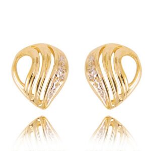 Złote kolczyki łączące elegancję i nowoczesny design.