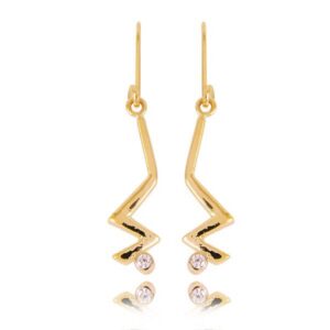 Złote kolczyki o klasycznej i ponadczasowej formie.