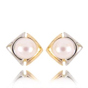 Stylowe kolczyki wykonane z wysokiej jakości złota.