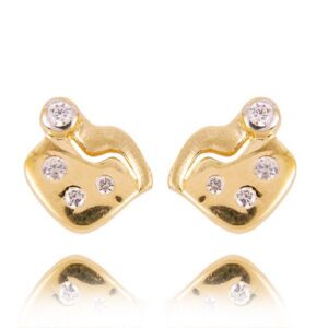 Uniwersalne kolczyki złote o eleganckim wykończeniu.