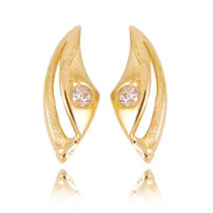 Eleganckie kolczyki ze złota z subtelnym blaskiem kamieni.