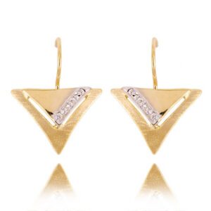 Subtelne kolczyki stworzone z myślą o komforcie noszenia.