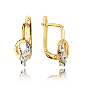 Złote kolczyki łączące elegancję i nowoczesny design.