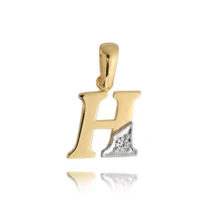 Elegancka literka ze złota na łańcuszku.