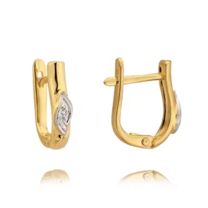 Eleganckie kolczyki ze złota z subtelnym blaskiem kamieni.