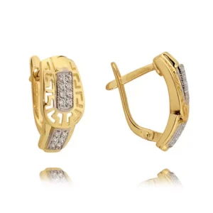 Złote kolczyki łączące elegancję i nowoczesny design.