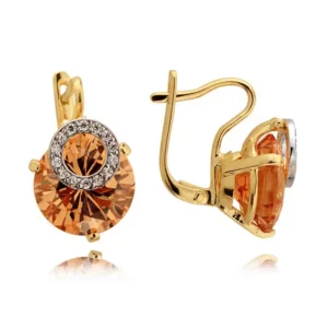 Złote kolczyki o klasycznej i ponadczasowej formie.