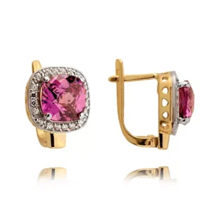 Kobieca biżuteria podkreślająca naturalny blask kamieni.