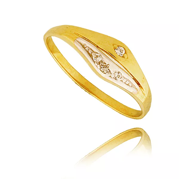 Pierścionek ze złota łączący klasykę z nowoczesnością.