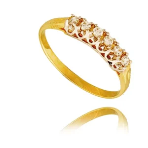 Delikatny pierścionek wykonany z wysokiej jakości złota.