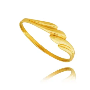 Ponadczasowy pierścionek o luksusowym wyglądzie.