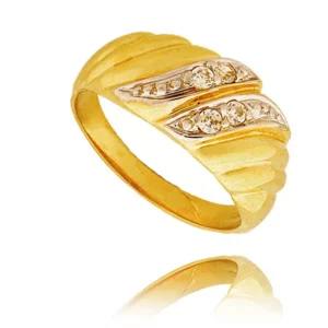 Stylowy pierścionek o eleganckiej i kobiecej formie.