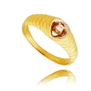 Stylowy pierścionek o eleganckiej i kobiecej formie.