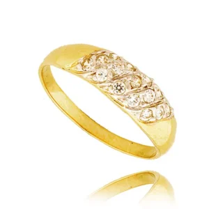 Delikatny pierścionek wykonany z wysokiej jakości złota.