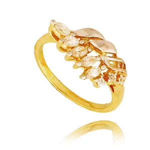 Pierścionek ze złota łączący klasykę z nowoczesnością.