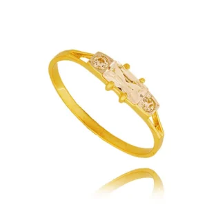 Elegancki pierścionek będący doskonałym dodatkiem do stylizacji.