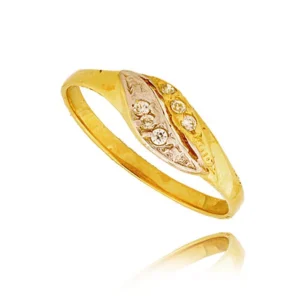 Ponadczasowy pierścionek o luksusowym wyglądzie.