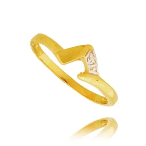 Złoty pierścionek stworzony z myślą o codziennym komforcie.