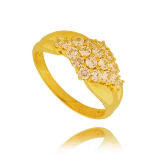 Elegancki pierścionek będący doskonałym dodatkiem do stylizacji.