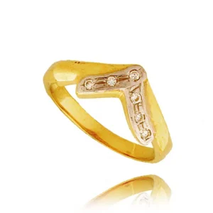 Stylowy pierścionek o eleganckiej i kobiecej formie.