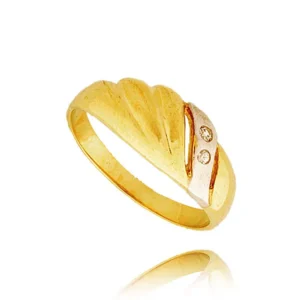 Delikatny pierścionek wykonany z wysokiej jakości złota.