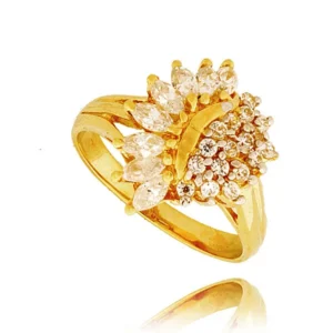 Elegancki pierścionek będący doskonałym dodatkiem do stylizacji.