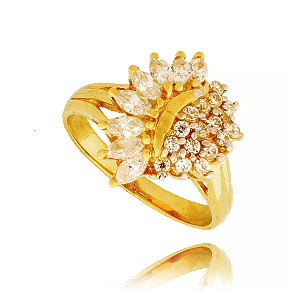 Elegancki pierścionek będący doskonałym dodatkiem do stylizacji.