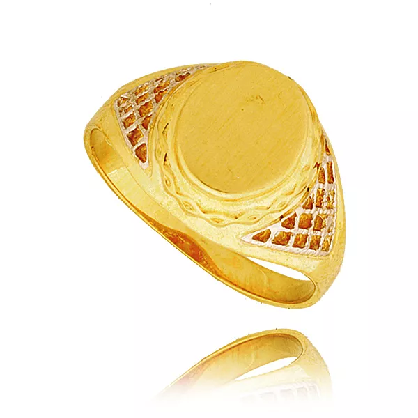 Delikatny pierścionek wykonany z wysokiej jakości złota.