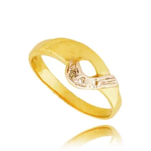 Elegancki pierścionek będący doskonałym dodatkiem do stylizacji.