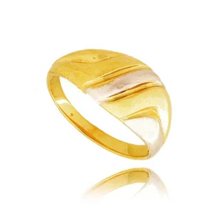 Stylowy pierścionek o eleganckiej i kobiecej formie.