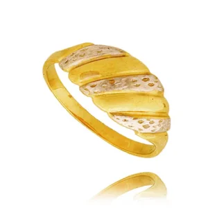 Stylowy pierścionek o eleganckiej i kobiecej formie.