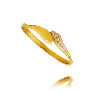 Złoty pierścionek stworzony z myślą o codziennym komforcie.