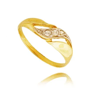 Stylowy pierścionek o eleganckiej i kobiecej formie.