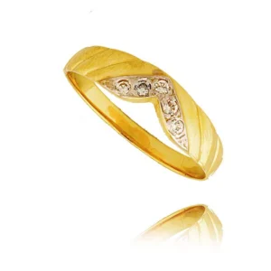 Złoty pierścionek stworzony z myślą o codziennym komforcie.