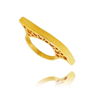 Stylowy pierścionek o eleganckiej i kobiecej formie.