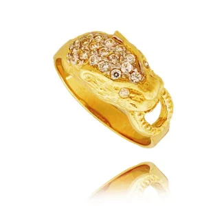 Ponadczasowy pierścionek o luksusowym wyglądzie.