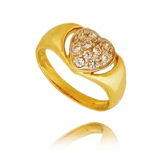 Pierścionek ze złota łączący klasykę z nowoczesnością.