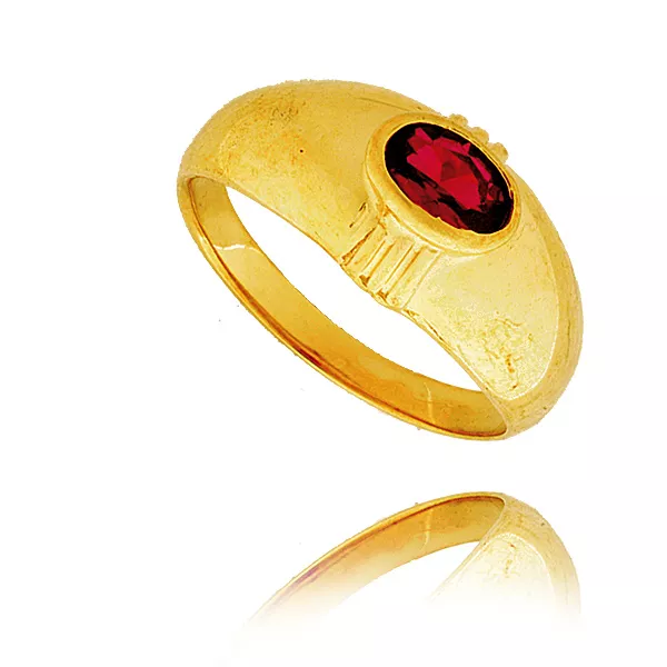 Delikatny pierścionek wykonany z wysokiej jakości złota.