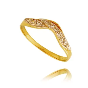 Elegancki pierścionek będący doskonałym dodatkiem do stylizacji.