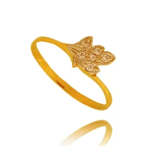 Stylowy pierścionek o eleganckiej i kobiecej formie.