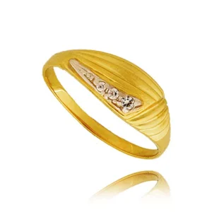 Elegancki pierścionek będący doskonałym dodatkiem do stylizacji.