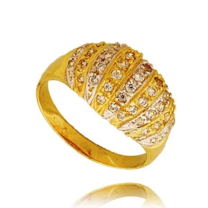 Pierścionek ze złota łączący klasykę z nowoczesnością.