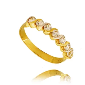 Elegancki pierścionek będący doskonałym dodatkiem do stylizacji.