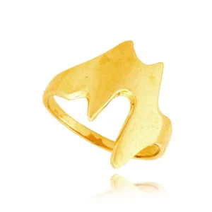 Pierścionek ze złota łączący klasykę z nowoczesnością.