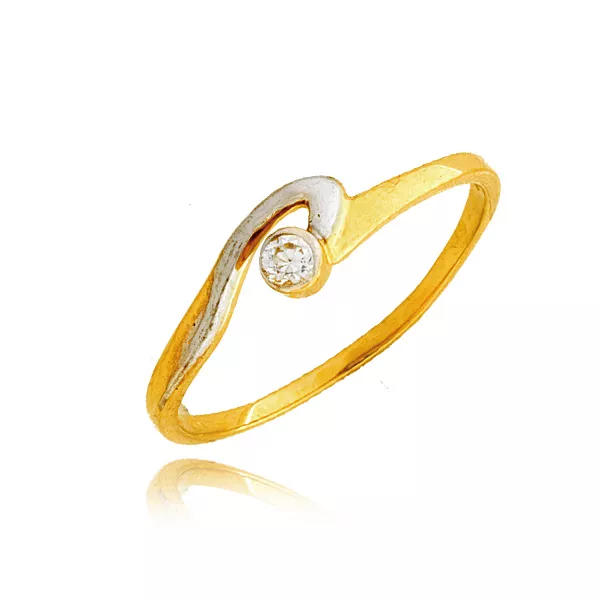 Delikatny pierścionek wykonany z wysokiej jakości złota.