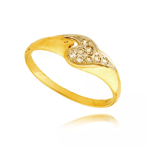 Złoty pierścionek stworzony z myślą o codziennym komforcie.