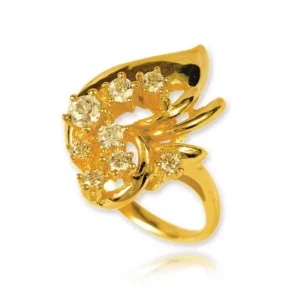 Pierścionek ze złota łączący klasykę z nowoczesnością.